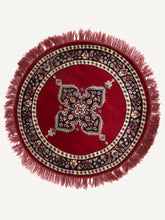 Load image into Gallery viewer, Rose I Kashan Vintage Round Rug - The Verasaa Collections