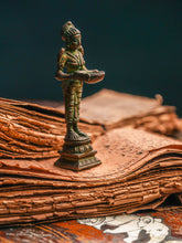 Load image into Gallery viewer, Apsara Diya - The Verasaa Collections