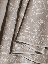 Load image into Gallery viewer, Beige Angelonia Kashmiri Pashmina Stole - The Verasaa Collections